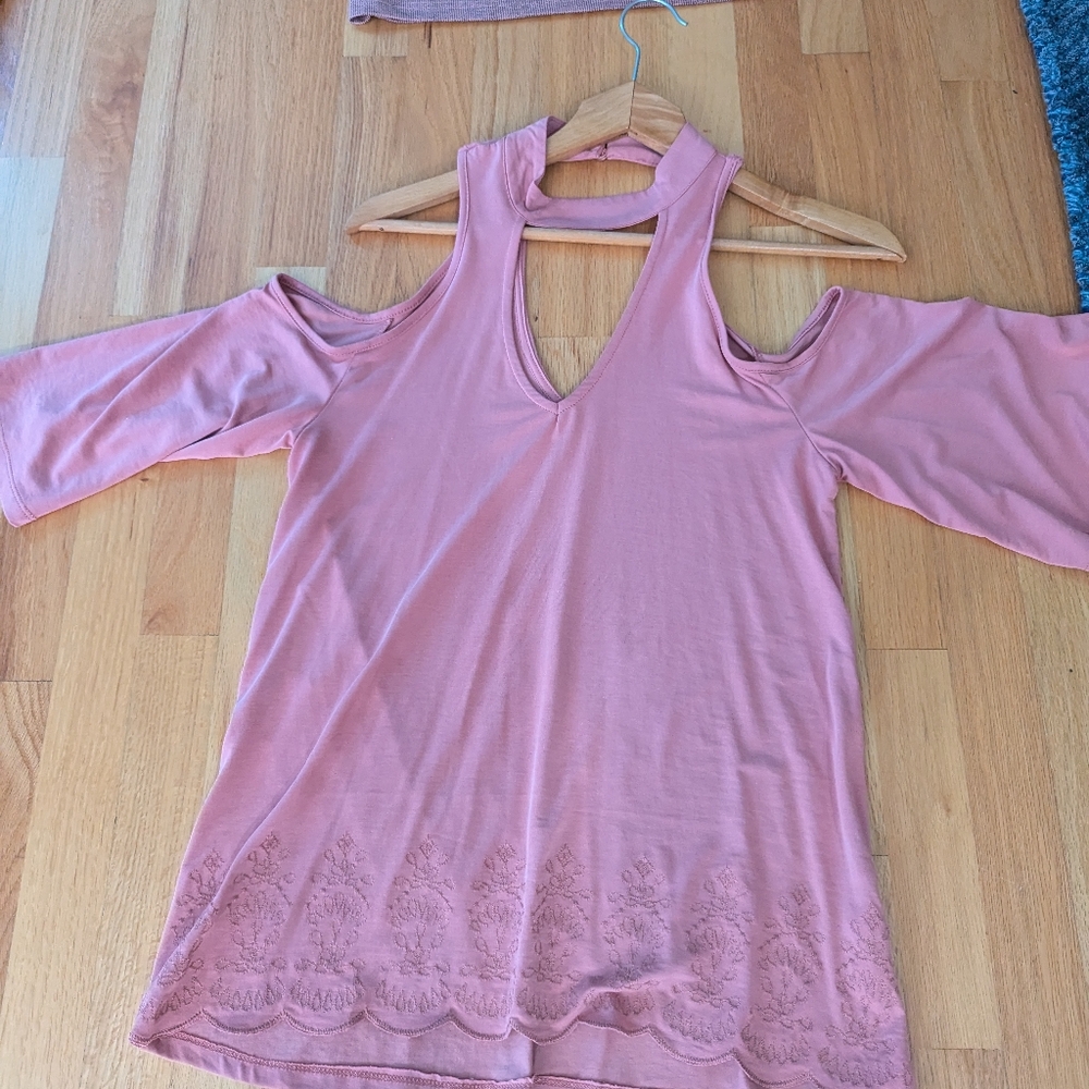Cold shoulder pink top
